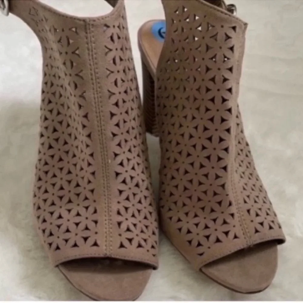 Madden Girl Tan Cutout Heeled Sandals Size 6